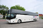 Mercedes Tourismo von Goly Tours aus Ungarn in Krems gesehen.