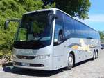 Volvo 9700 von Schmidt aus Deutschland im Stadthafen Sassnitz.