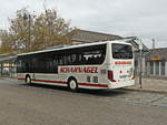 Setra S 415 business der Firma Franz Scharnagel aus  steht vor dem Bahnhof Ansbach am 02.