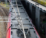 Schweizer Technik in Skandinavien, hier in der dnischen Hauptstadt Kopenhagen beim Kbenhavns Hovedbanegrd (Kopenhagen Hauptbahnhof) ber den Gleisen der S-Bahn (S-tog, dnisch fr S-Zug) sind