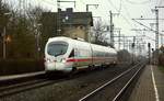 ICE TD 605 019/119/219 und 519 dieselt hier als ICE 386 nach Berlin Ostbahnhof durch den Ort Jübek.