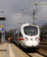 DSB(in Cooperation with DB)ICE-D 605 017(Tz 5517)  København  steht hier als ICE 381 nach Berlin Ostbhf im Bahnhof von Schleswig.