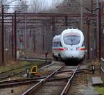 Maximun-Tele für den hier bei der Ausfahrt aus Padborg festgehaltenen ICE(T)D Tz 5510(0605 010/110/210/510)der nur noch wenige Meter zu fahren hat und sich dann in Deutschland befindet.