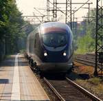 Ankunft des  Blauwal  ICE-(T)D 0605 006/106/206/506 Tz 5506 als ICE/EC 388 nach Flensburg im Bahnhof Schleswig.