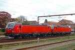 DSB EB 3230 schleppt EB 3229 in die Nordabstellung des Bhf.