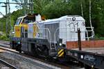 eine DE18 mit der UIC-nummer 92 80 4185 029-3-D-LDS,beim umsetzen,mit einen bauzug in hh-harburg,14.05.19