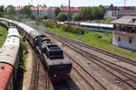 Einfahrt von der Sonderzug aus Nürnberg mit 52 8195 in Nördlingen am 1 Juni 2019.