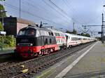 218 497-6 übernahm den IC2310 nach westerland/sylt im bahnhof itzehoe,11.10.24