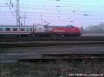 101 081-8 beim Rangieren in Stralsund Hbf am 11.4.13