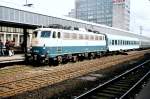 Am 24 April 1998 hlt 110 424 in Essen Hbf.