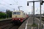 111 212-7 und 111 108-7 standen mit den UEX 1397 in hh-altona,01.07.22                            uex 