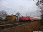 143 832 mit ziel Halle ( Saale) Hbf verlsst den Bahnhof Angersdorf am 11.12.14