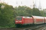 Am 24 Mai 2001 treft 146 015 in Kln Deutz ein.