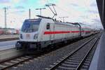 IC 147 557 treft am 14 Februari 2022 in Dortmund Hbf zwischen die Bauarbeiten am Bahnhof ein.