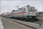Die DB 147 551 wartet mit ihrem IC Singen - Stuttgart in Radolfzell auf die Fahrt zur Bereitstellung ihres Zuges in Singen. 

15. März 2025