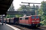 Am 24 Mai 2004 passiert ein Erzbomber mit 151 166 Hanburg-Harburg.