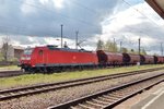 Getreidezug mit 185 167 verlsst Stendal am 28 April 2016.