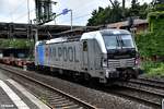 193 802-4 fuhr mit einen containerzug durch hh-harburg,13.08.16