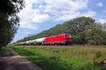 Vectron 193 311 schleppt ein Mischguterzug aus Rotterdam nach Venlo durch Tilburg Oude Warande am 30 Juli 2019.