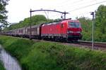 Witzmathematik: 19+ (4x3) ist nicht 31 (19+12) doch DB Cargo 193 333 mit Ganzzug, der am 8.Mai 2020 Tilburg Oude Warande passiert.