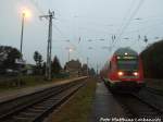 Mit Steuerwagen voraus steht 143 192 im Bahnhof Reuen am 19.10.15