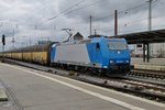 Am 27 April 2016 durchfahrt 185 529 Bremen Hbf.