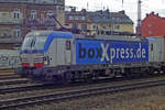 Am grauen 20.Februar 2020 durchfahrt BoxXpress 193 836 Kln West.