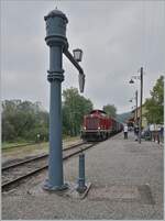 Die Diesellok 211 041-9 (92 80 1211 041-9 D-NeSA) steht mit ihrem  Morgenzug  im Bahnhof Zollhaus Blumberg fr die Fahrt nach Weizen bereit. Im Vordergrund ein Wasserkran.

27. August 2022