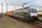 MRCE 189 210 dnnert am 23 Juli 2016 durch Lage Zwaluwe.