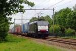 Am 17 Mai 2019 durchfahrt ein KLV mit MRCE 189 210 Wijchen.
