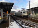 E186 187 von Railpool mit einem Gterzug bei der durchfahrt in Bingen (Rhein) am 15.1.17