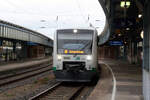 VT 155 der Vogtlandbahn verlsst als RB1 mit ziel Zwickau Zentrum den Bahnhof Zwickau(Sachs) Hbf am 9.4.24