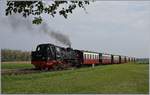 Die Molli 99 2321-0 beim kurzen Stop bei der Haltestelle  Steilkste .