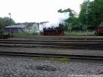 RBB 99 4802 ist nun vom Personenzug in Richtung BW unteregs in Putbus am 26.5.13