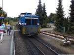 RBB 251 901 beim Annhern des Zuges in Richtung Lauterbach Mole im Bahnhof Putbus am 8.8.13