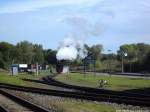 RBB 99 4011 unterwegs zum Personenzug im Bahnhof Putbus am 17.9.13