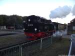 RBB 99 4011 mit ziel Ostseebad Ghren bei der Ausfahrt aus Putbus am 2.10.13