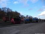 Blick auf die RBB Kf 6003, 251 901 & im Hintergrund Mh 52 im kleinbahn BW Putbus am 29.10.13