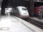 BR 401 mit ziel HH-Altona im Bahnhof Hamburg Hbf am 1.9.13