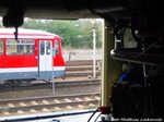 Blick vom führerstandsraum vom SVT 137 234 auf den 772 342 in Falkenberg/Elster am 9.10.16