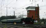 52 4867 der Historischen Eisenbahn Frankfurt bei der Einfahrt in Darmstadt Kranichstein am 13.12.2014.Sie wird dann einen Sonderzug für das Eisenbahnmuseum Darmstadt Kranichstein nach
