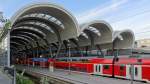 Blick auf die Halle des Kieler Hauptbahnhofes.