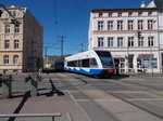 Es sieht in Stralsund schon spektakul�r aus wenn ein Zug aus dem Hbf zwischen den beiden H�usern in Richtung Rostock ausf�hrt.Am 01.April 2016 war es der UBB 646 112 den ich bei der Ausfahrt