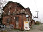 Das Bahnhofsgeb�ude von Weiterstadt am 14.Nov.2013