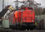 293 003 und 1216 902 bei der Durchfahrt in Weiterstadt am 01.M�rz.2014