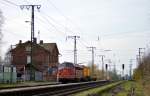 NOHAB MY 1155/227 010-6 mit einem Kran am Haken bei der Durchfahrt in Weiterstadt am 07.04.2015