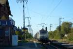Lok 37035 bei der Durchfahrt mit einem Güterzug am 02.10.2015 durch Weiterstadt
