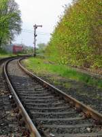 Blick ri Eisenach und Signal F.Dieses Signal wird auch noch nach der Stilllegung der Strecke Immelborn-Barchfeld benutzt.Das Signal dient für die Züge die vom Kieswerk kommen oder wenn das