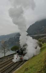 Herrlich dampft die 01 202 nach einem Signalhalt bei Villeneuve.