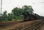 01 519(Eisenbahnfreunde Zollernbahn) war im Jahr 1998 in Weiterstadt.Hier am Bahnsteig 2(Gescannt)